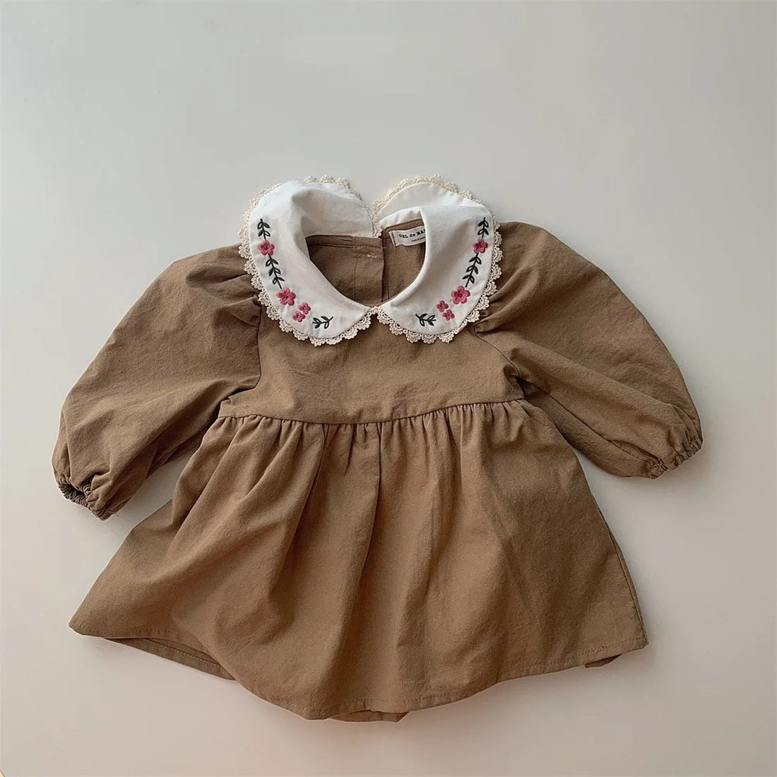 Freizeitkleid mit Kragen