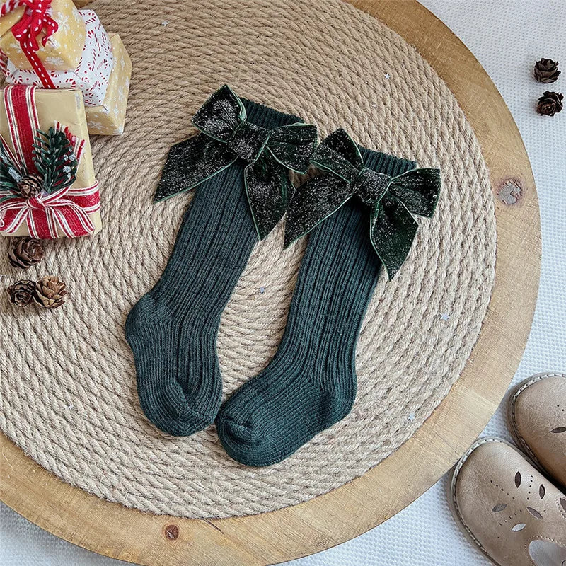 Socken mit großer Schleife